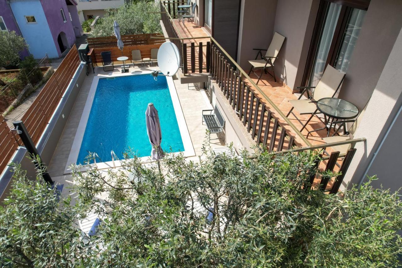 Pool Apartments Julia Zadar Exterior photo